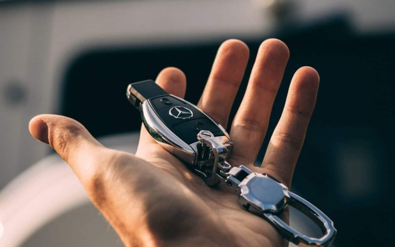 roland-denes-EWf48MRVUNE-unsplash-min car